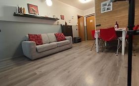 Appartamento Aleph With Private Parking, Next Train Station