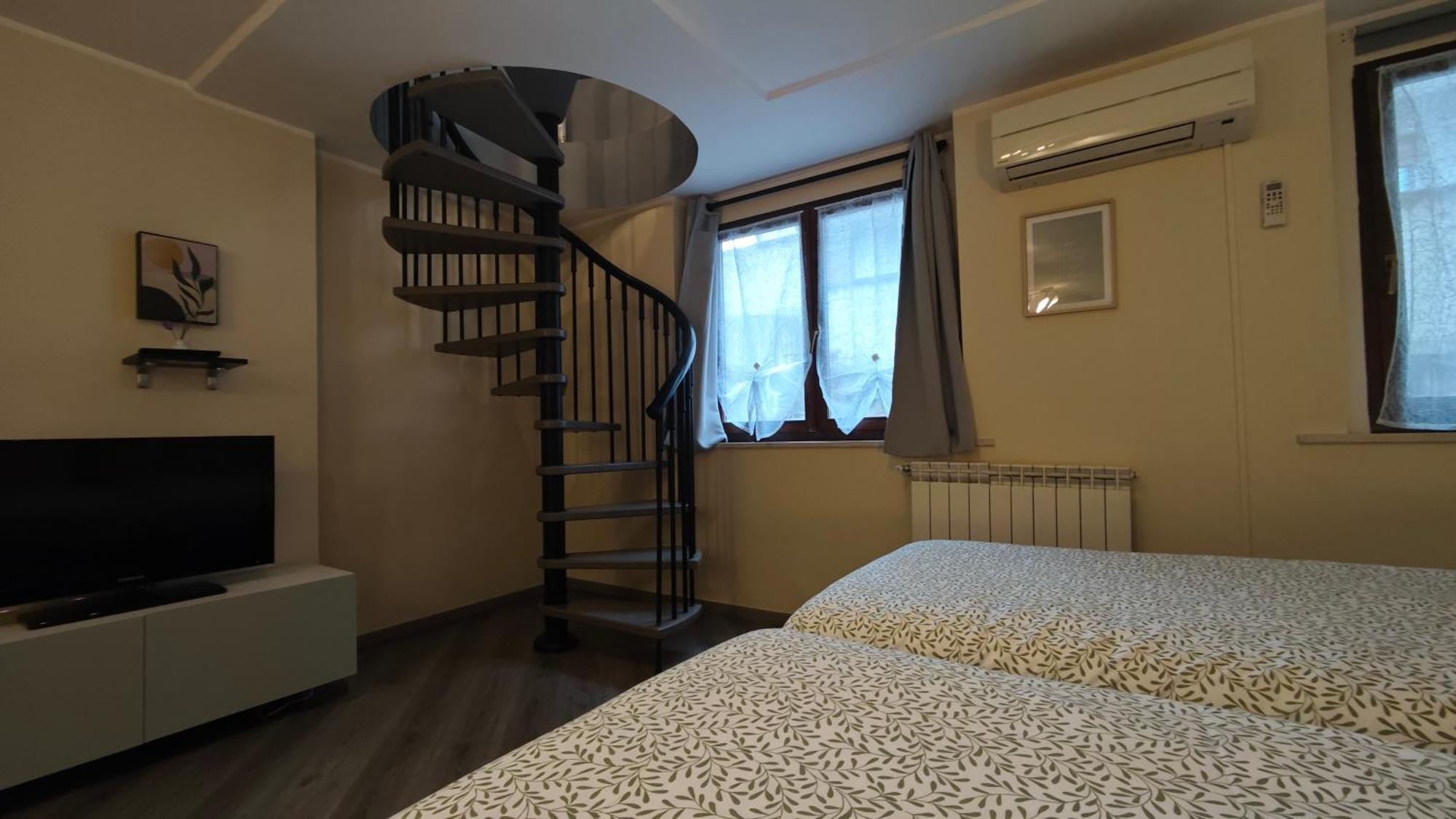 Appartamento Aleph With Private Parking, Next Train Station Como Zewnętrze zdjęcie