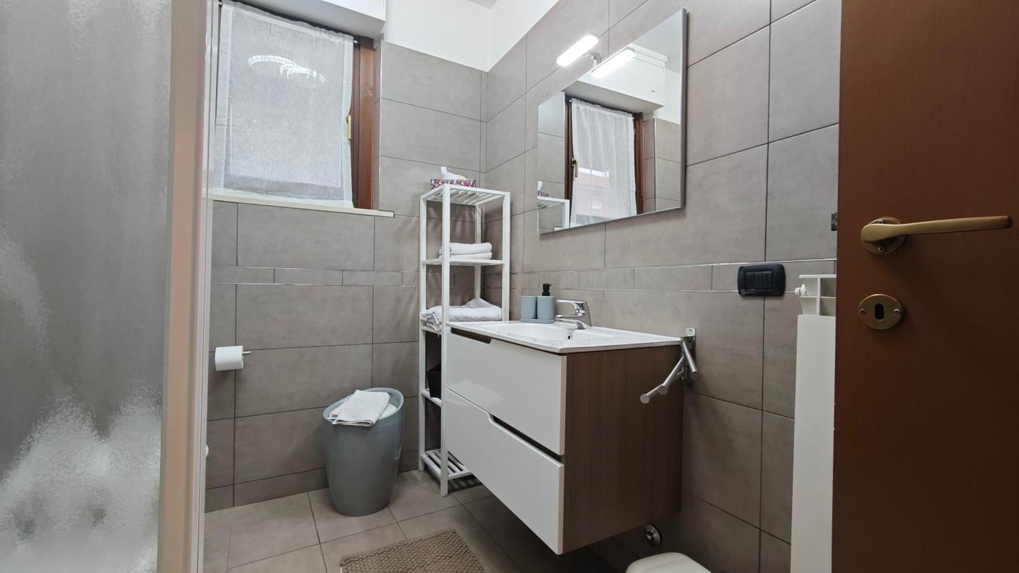 Appartamento Aleph With Private Parking, Next Train Station Como Zewnętrze zdjęcie