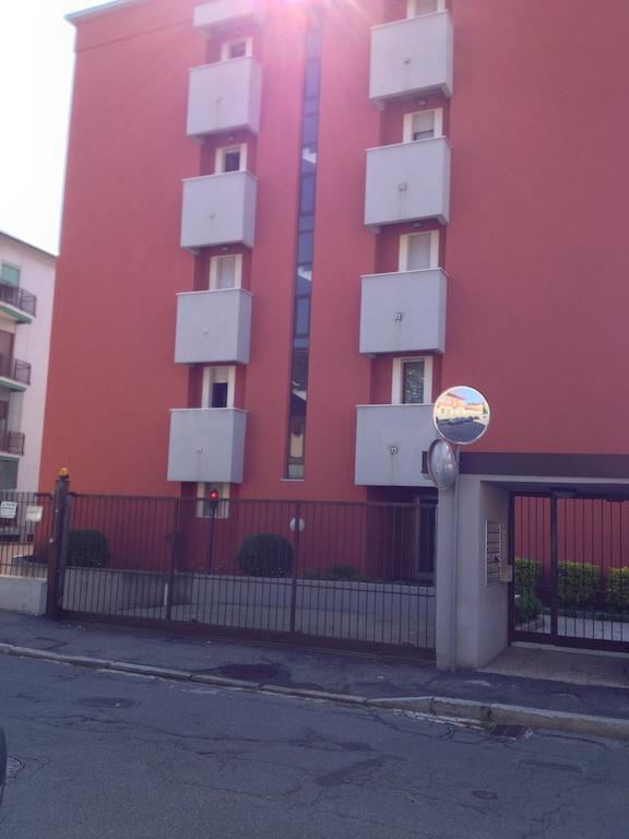 Appartamento Aleph With Private Parking, Next Train Station Como Zewnętrze zdjęcie
